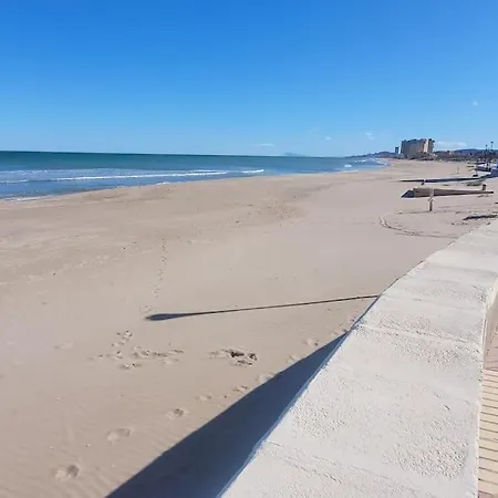 En Primera Linea, Les Palmeretes Apartment Sueca